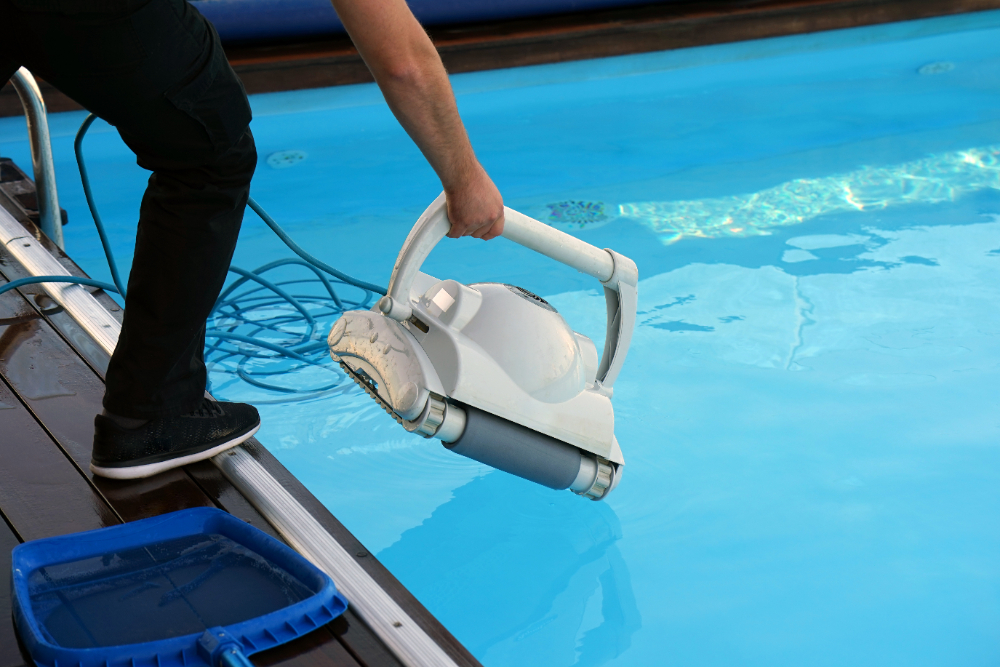 7 Ways Pool Cleaning Companies Can Help You Save Money